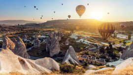 What to Wear on Your Cappadocia Balloon Ride: A Seasonal Outfit Guide